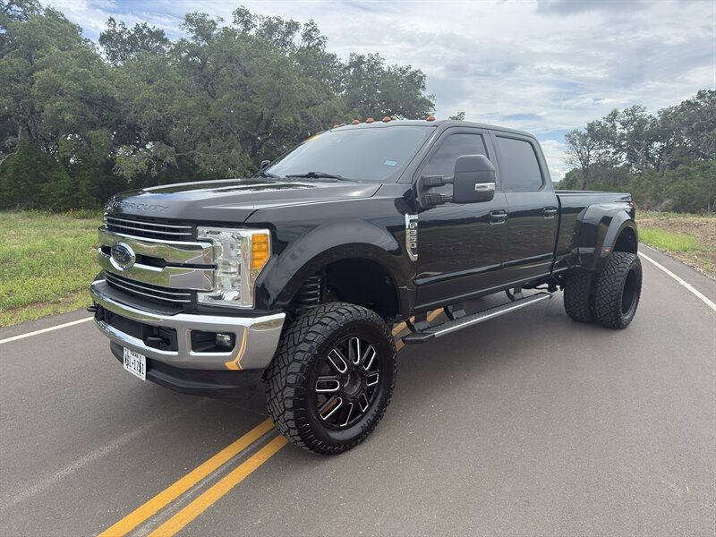 2017 Ford F-350 Lariat   - Photo 1 - Boerne, TX 78006
