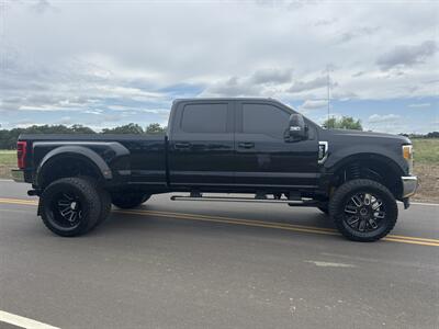 2017 Ford F-350 Lariat   - Photo 6 - Boerne, TX 78006