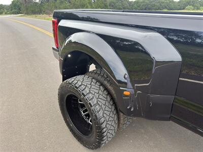 2017 Ford F-350 Lariat   - Photo 23 - Boerne, TX 78006
