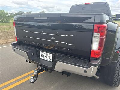 2017 Ford F-350 Lariat   - Photo 10 - Boerne, TX 78006