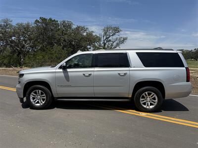 2016 Chevrolet Suburban LT   - Photo 3 - Boerne, TX 78006