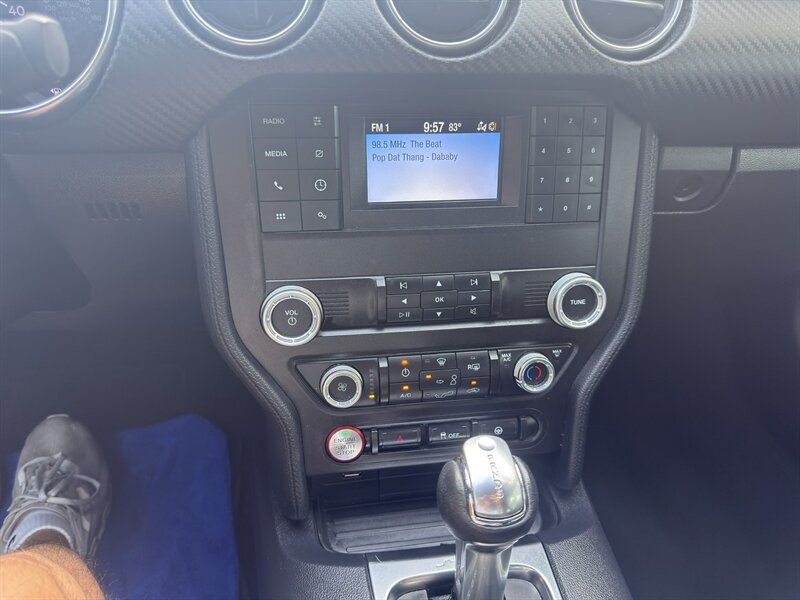 2020 Ford Mustang EcoBoost - Photo 14