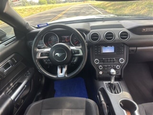 2020 Ford Mustang EcoBoost - Photo 13