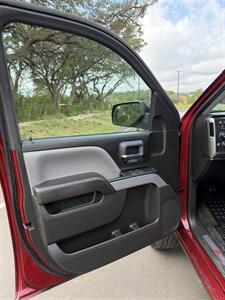 2017 Chevrolet Silverado 1500 LT LT2 - Photo 11 - Boerne, TX 78006