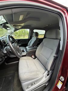 2017 Chevrolet Silverado 1500 LT LT2 - Photo 12 - Boerne, TX 78006
