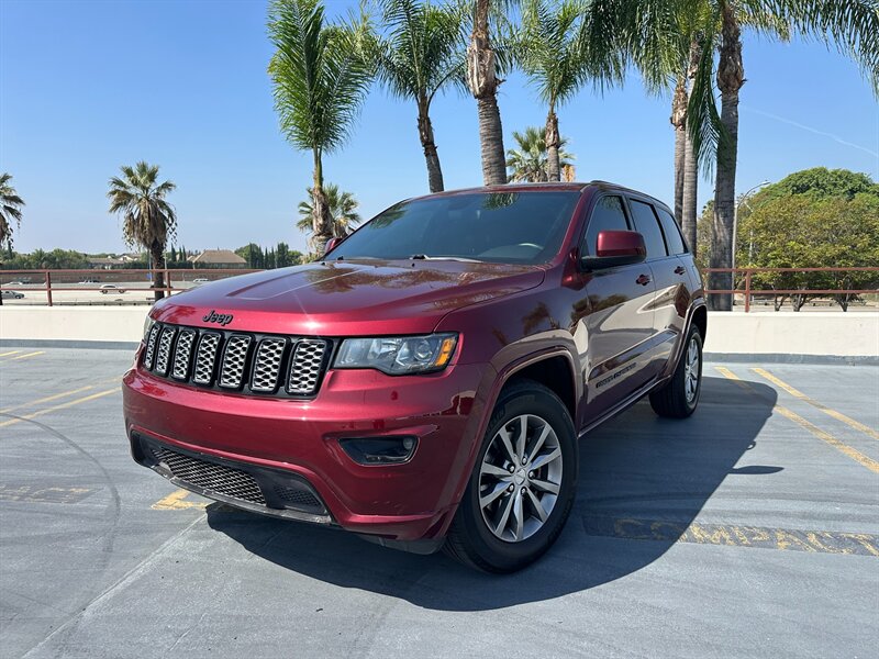 2018 Jeep Grand Cherokee Altitude   - Photo 1 - Tustin, CA 92780