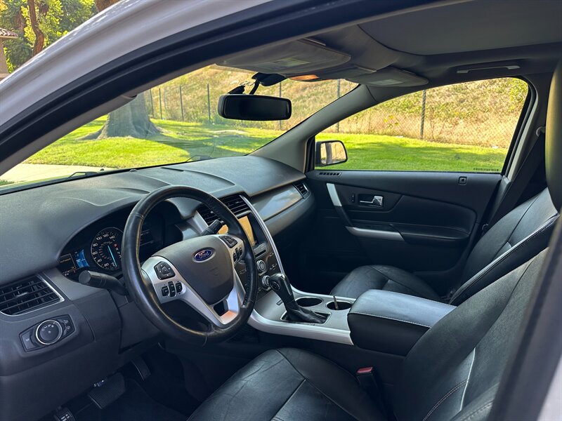 2011 Ford Edge SEL - Photo 11