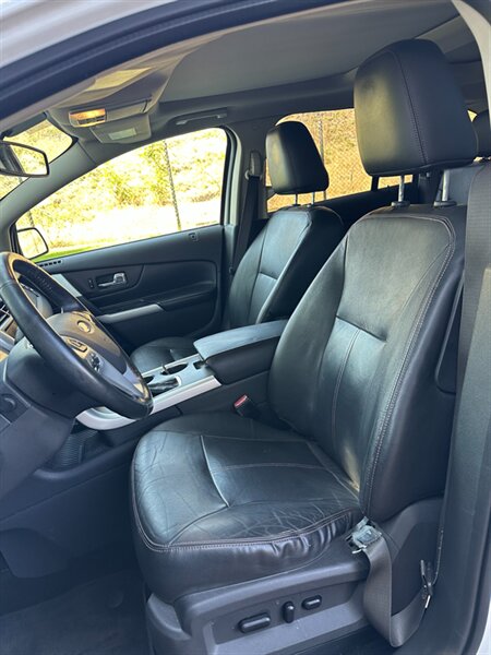 2011 Ford Edge SEL - Photo 12