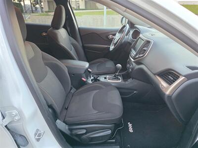 2016 Jeep Cherokee Latitude - Photo 18 - Thousand Oaks, CA 91360