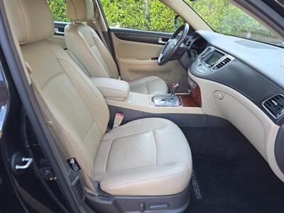 2013 Hyundai Genesis 3.8L - Photo 18 - Thousand Oaks, CA 91360