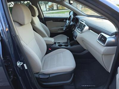 2017 Kia Sorento LX - Photo 18 - Thousand Oaks, CA 91360