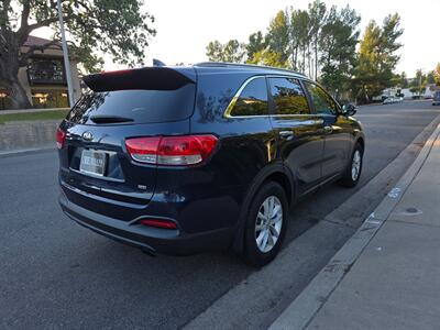 2017 Kia Sorento LX - Photo 7 - Thousand Oaks, CA 91360