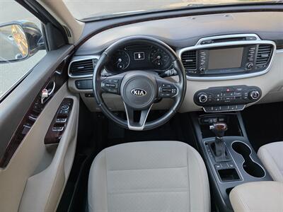 2017 Kia Sorento LX - Photo 20 - Thousand Oaks, CA 91360