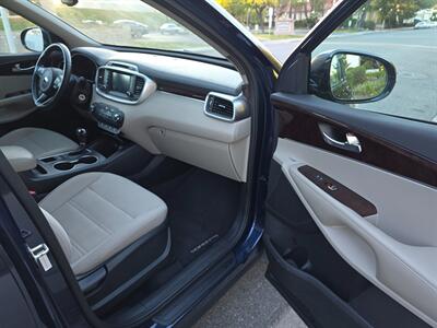 2017 Kia Sorento LX - Photo 17 - Thousand Oaks, CA 91360