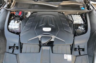 2023 Porsche Cayenne Platinum   - Photo 32 - Thousand Oaks, CA 91360