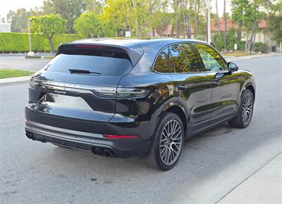2023 Porsche Cayenne Platinum   - Photo 7 - Thousand Oaks, CA 91360