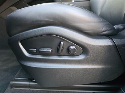 2023 Porsche Cayenne Platinum   - Photo 30 - Thousand Oaks, CA 91360