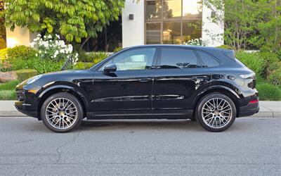 2023 Porsche Cayenne Platinum   - Photo 4 - Thousand Oaks, CA 91360