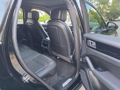 2023 Porsche Cayenne Platinum   - Photo 14 - Thousand Oaks, CA 91360