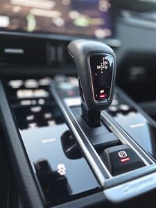 2023 Porsche Cayenne Platinum   - Photo 21 - Thousand Oaks, CA 91360