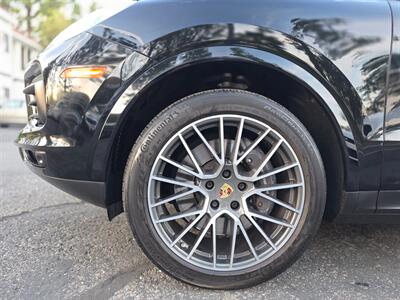 2023 Porsche Cayenne Platinum   - Photo 34 - Thousand Oaks, CA 91360