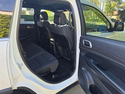 2018 Jeep Grand Cherokee Laredo   - Photo 15 - Thousand Oaks, CA 91360