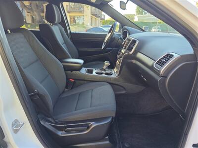 2018 Jeep Grand Cherokee Laredo   - Photo 17 - Thousand Oaks, CA 91360
