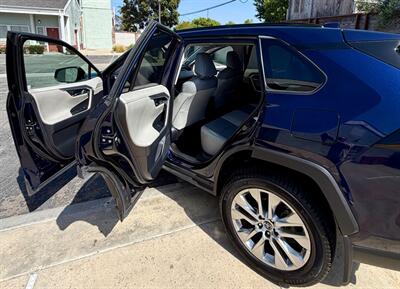 2019 Toyota RAV4 Limited   - Photo 15 - Costa Mesa, CA 92627