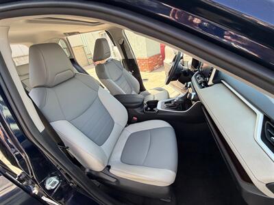 2019 Toyota RAV4 Limited   - Photo 23 - Costa Mesa, CA 92627