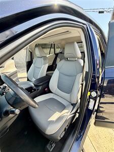 2019 Toyota RAV4 Limited   - Photo 18 - Costa Mesa, CA 92627