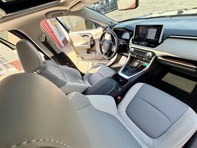 2019 Toyota RAV4 Limited   - Photo 25 - Costa Mesa, CA 92627