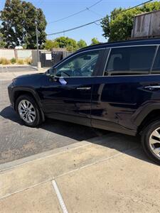 2019 Toyota RAV4 Limited   - Photo 9 - Costa Mesa, CA 92627
