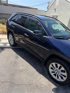2019 Toyota RAV4 Limited   - Photo 4 - Costa Mesa, CA 92627