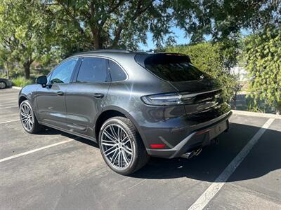 2024 Porsche Macan   - Photo 18 - Costa Mesa, CA 92627