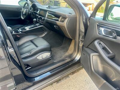 2024 Porsche Macan   - Photo 10 - Costa Mesa, CA 92627