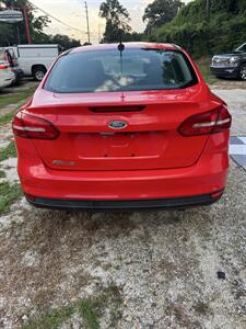 2017 Ford Focus SE - Photo 3 - Carrollton, GA 30117