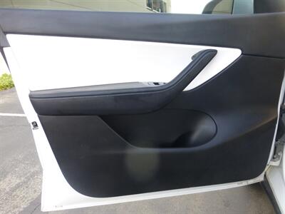 2021 Tesla Model Y Long Range - Photo 28 - San Fernando, CA 91340