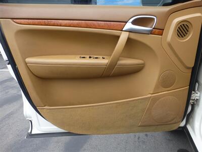 2006 Porsche Cayenne - Photo 25 - San Fernando, CA 91340