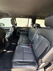 2024 Jeep Wagoneer L Series II   - Photo 23 - Dunnellon, FL 34432
