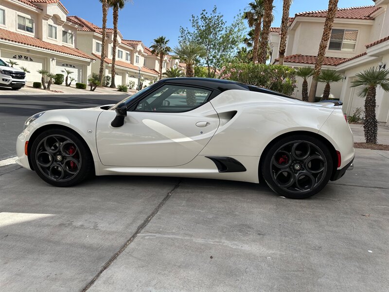 2015 Alfa Romeo 4C Coupe   - Photo 1 - Dunnellon, FL 34432