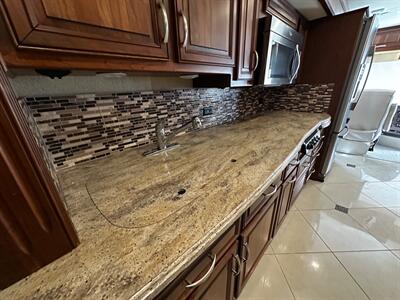 2014 Forest River Birkshire 400QL - Photo 39 - Dunnellon, FL 34432