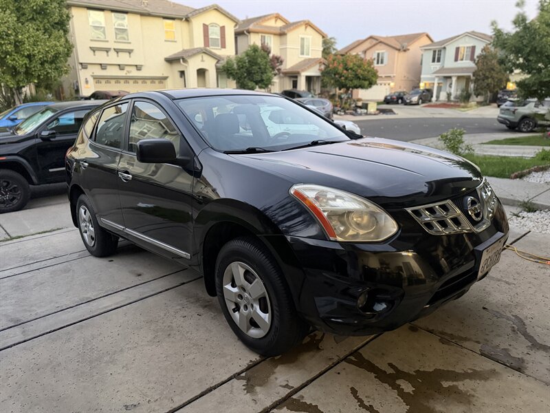 2011 Nissan Rogue S  