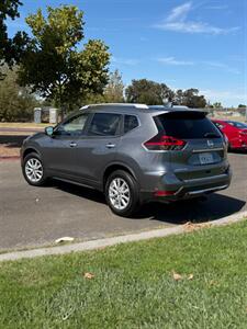 2018 Nissan Rogue SV - Photo 4 - Sacramento, CA 95815