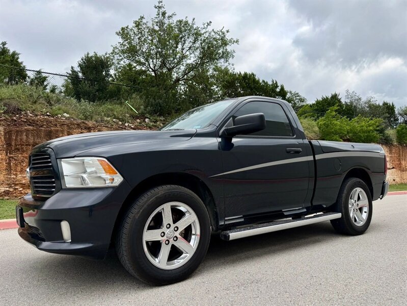 2016 RAM 1500 Express Reg Cab  HEMI V8