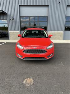 2016 Ford Focus SE   - Photo 2 - Sherwood, OR 97140