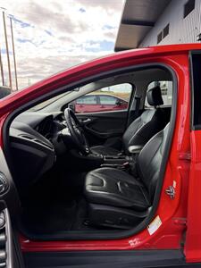 2016 Ford Focus SE   - Photo 9 - Sherwood, OR 97140