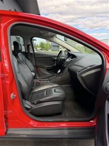 2016 Ford Focus SE   - Photo 15 - Sherwood, OR 97140