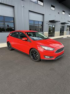 2016 Ford Focus SE   - Photo 1 - Sherwood, OR 97140