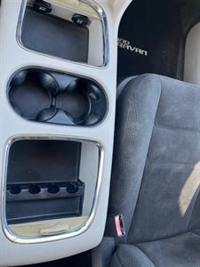 2016 Dodge Grand Caravan SXT   - Photo 10 - Bloomington, CA 92316