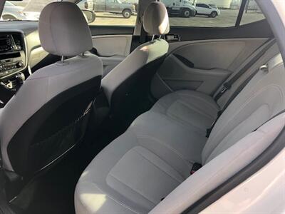 2011 Kia Optima LX - Photo 8 - Bloomington, CA 92316